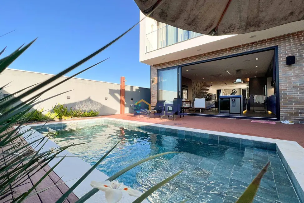 Foto 2 de Casa de Condomínio com 3 quartos à venda, 375m2 em Ponta Aguda, Blumenau - SC