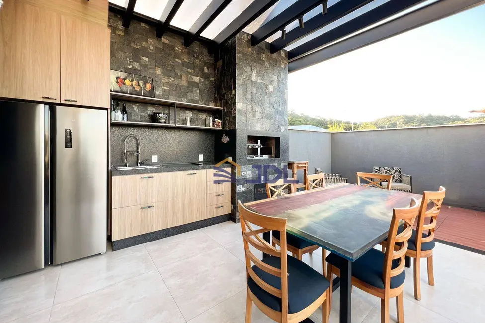 Casa de Condomínio com 3 quartos à venda, 375m2 em Ponta Aguda, Blumenau - SC - imagem 5 Foto 5 de Casa de Condomínio com 3 quartos à venda, 375m2 em Ponta Aguda, Blumenau - SC
