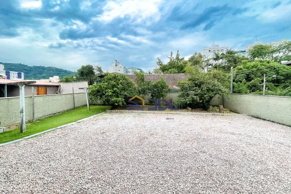 Casa com 4 quartos à venda, 730m2 em Garcia, Blumenau - SC - imagem 5 Foto 5 de Casa com 4 quartos à venda, 730m2 em Garcia, Blumenau - SC