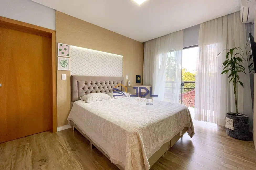 Casa com 3 quartos à venda, 338m2 em Água Verde, Blumenau - SC - imagem 8 Foto 8 de Casa com 3 quartos à venda, 338m2 em Água Verde, Blumenau - SC