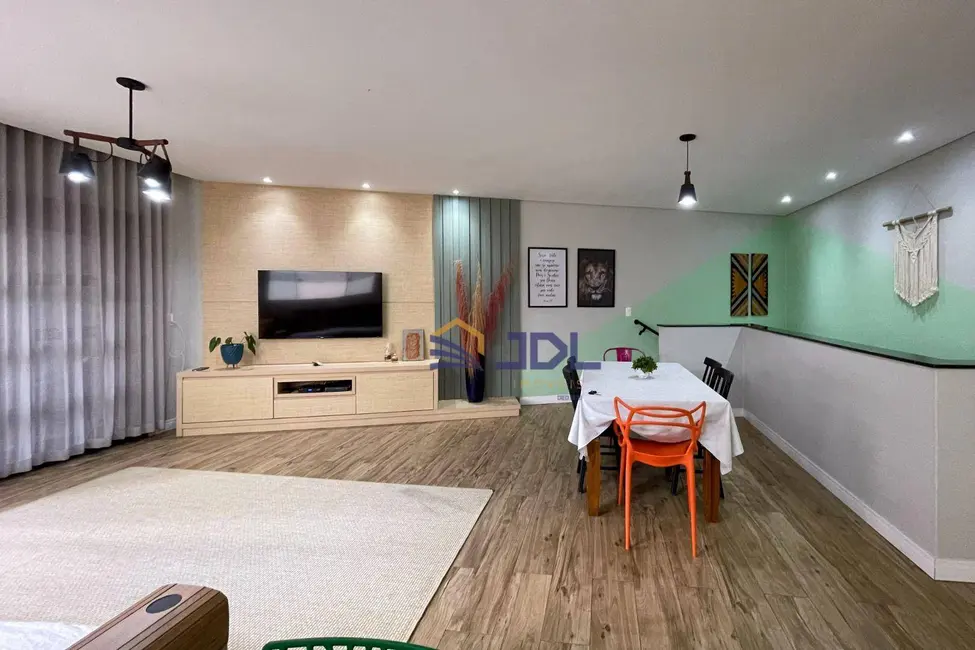 Casa com 3 quartos à venda, 338m2 em Água Verde, Blumenau - SC - imagem 3 Foto 3 de Casa com 3 quartos à venda, 338m2 em Água Verde, Blumenau - SC