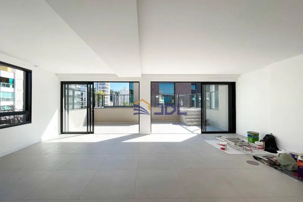 Cobertura com 3 quartos à venda, 294m2 em Blumenau - SC - imagem 4 Foto 4 de Cobertura com 3 quartos à venda, 294m2 em Blumenau - SC