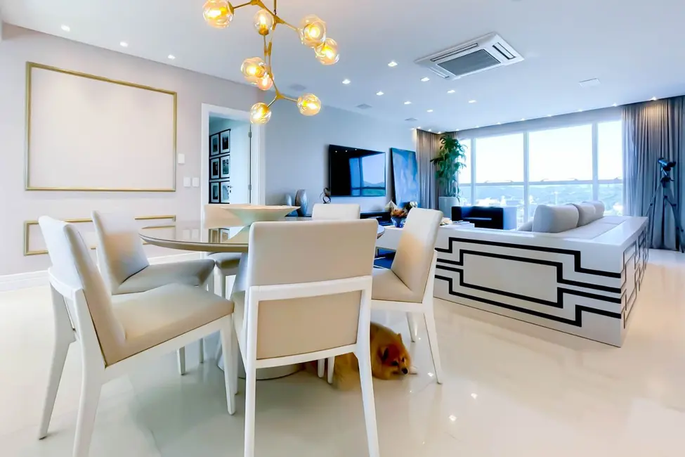Apartamento com 3 quartos à venda, 337m2 em Victor Konder, Blumenau - SC - imagem 4 Foto 4 de Apartamento com 3 quartos à venda, 337m2 em Victor Konder, Blumenau - SC