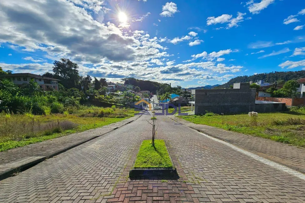 Foto 1 de Terreno / Lote à venda, 236m2 em Água Verde, Blumenau - SC