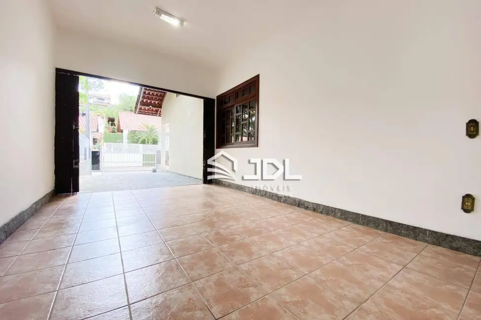 Casa com 2 quartos à venda, 392m2 em Água Verde, Blumenau - SC - imagem 5 Foto 5 de Casa com 2 quartos à venda, 392m2 em Água Verde, Blumenau - SC