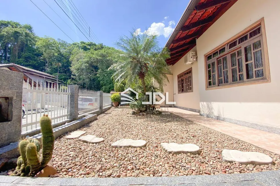 Casa com 2 quartos à venda, 392m2 em Água Verde, Blumenau - SC - imagem 4 Foto 4 de Casa com 2 quartos à venda, 392m2 em Água Verde, Blumenau - SC