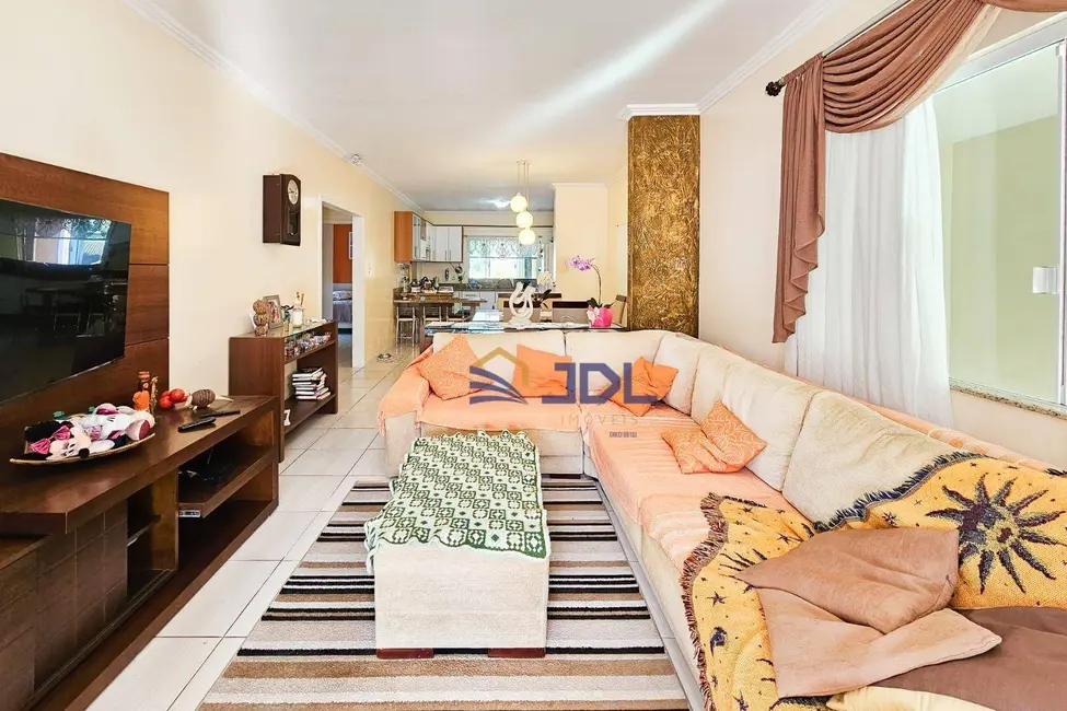 Casa com 3 quartos à venda, 147m2 em Água Verde, Blumenau - SC - imagem 5 Foto 5 de Casa com 3 quartos à venda, 147m2 em Água Verde, Blumenau - SC