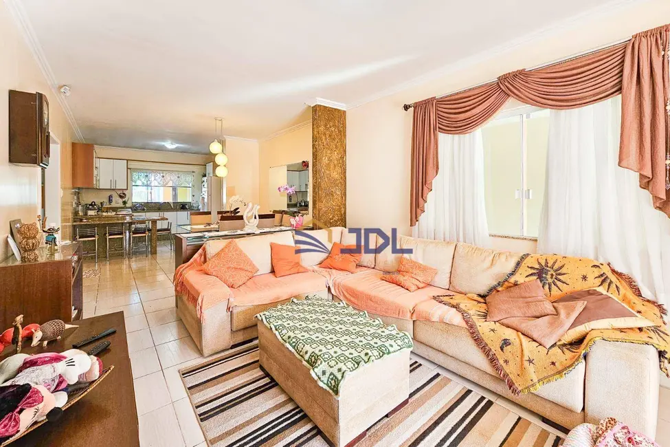 Casa com 3 quartos à venda, 147m2 em Água Verde, Blumenau - SC - imagem 4 Foto 4 de Casa com 3 quartos à venda, 147m2 em Água Verde, Blumenau - SC