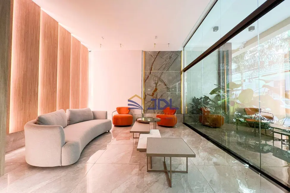 Apartamento com 3 quartos à venda, 165m2 em Centro, Balneario Camboriu - SC - imagem 4 Foto 4 de Apartamento com 3 quartos à venda, 165m2 em Centro, Balneario Camboriu - SC