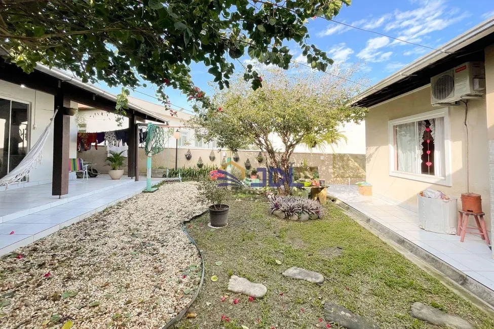 Casa com 3 quartos à venda, 392m2 em Fortaleza, Blumenau - SC - imagem 3 Foto 3 de Casa com 3 quartos à venda, 392m2 em Fortaleza, Blumenau - SC