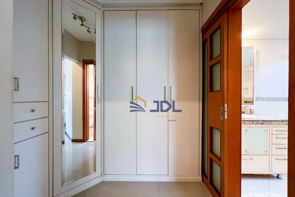 Apartamento com 3 quartos à venda, 311m2 em Vila Nova, Blumenau - SC - imagem 8 Foto 8 de Apartamento com 3 quartos à venda, 311m2 em Vila Nova, Blumenau - SC