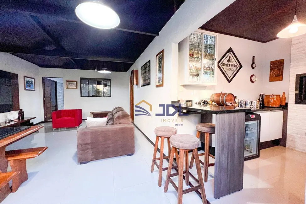 Casa com 3 quartos à venda, 396m2 em Velha, Blumenau - SC - imagem 9 Foto 9 de Casa com 3 quartos à venda, 396m2 em Velha, Blumenau - SC