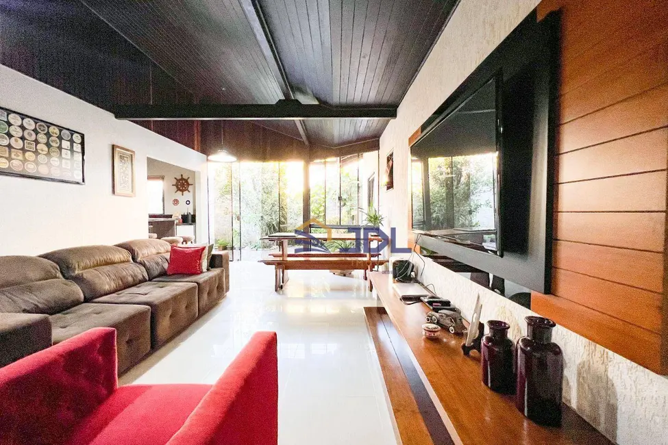 Casa com 3 quartos à venda, 396m2 em Velha, Blumenau - SC - imagem 8 Foto 8 de Casa com 3 quartos à venda, 396m2 em Velha, Blumenau - SC