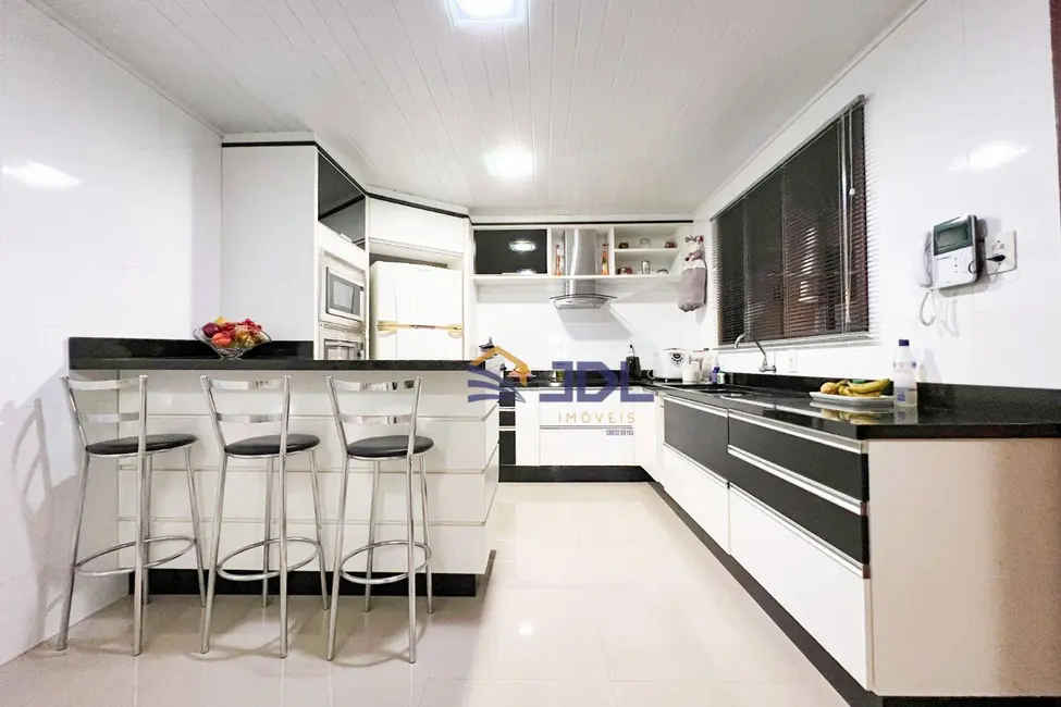 Casa com 3 quartos à venda, 396m2 em Velha, Blumenau - SC - imagem 6 Foto 6 de Casa com 3 quartos à venda, 396m2 em Velha, Blumenau - SC