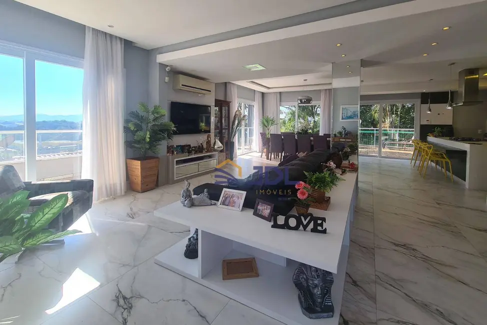 Casa com 3 quartos à venda, 468m2 em Salto do Norte, Blumenau - SC - imagem 6 Foto 6 de Casa com 3 quartos à venda, 468m2 em Salto do Norte, Blumenau - SC