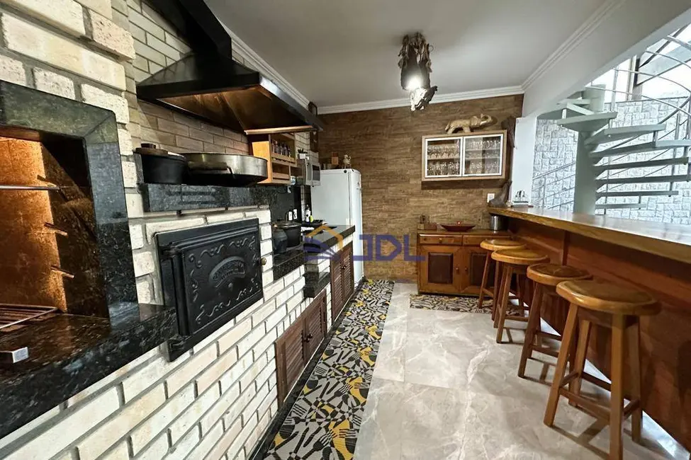 Casa com 3 quartos à venda, 380m2 em Velha, Blumenau - SC - imagem 7 Foto 7 de Casa com 3 quartos à venda, 380m2 em Velha, Blumenau - SC