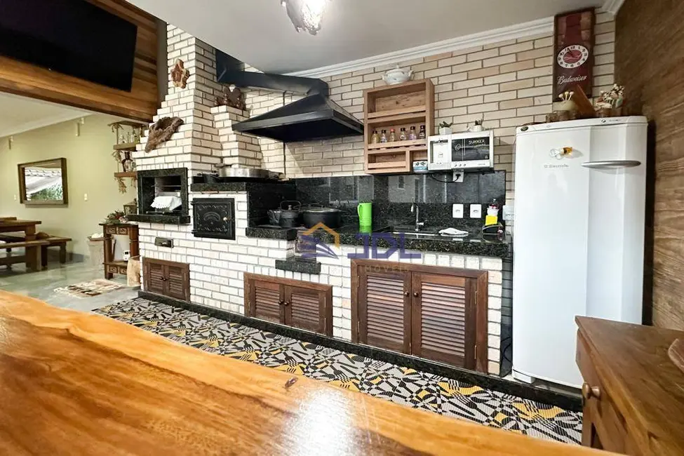 Casa com 3 quartos à venda, 380m2 em Velha, Blumenau - SC - imagem 6 Foto 6 de Casa com 3 quartos à venda, 380m2 em Velha, Blumenau - SC