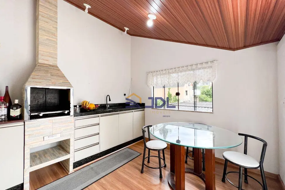 Casa com 3 quartos à venda, 561m2 em Velha, Blumenau - SC - imagem 5 Foto 5 de Casa com 3 quartos à venda, 561m2 em Velha, Blumenau - SC