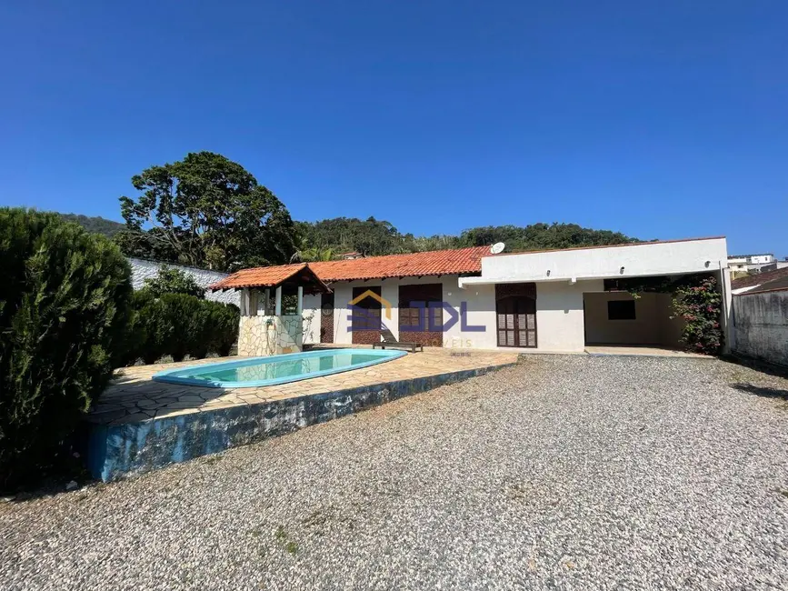 Casa com 4 quartos à venda, 818m2 em Garcia, Blumenau - SC - imagem 5 Foto 5 de Casa com 4 quartos à venda, 818m2 em Garcia, Blumenau - SC