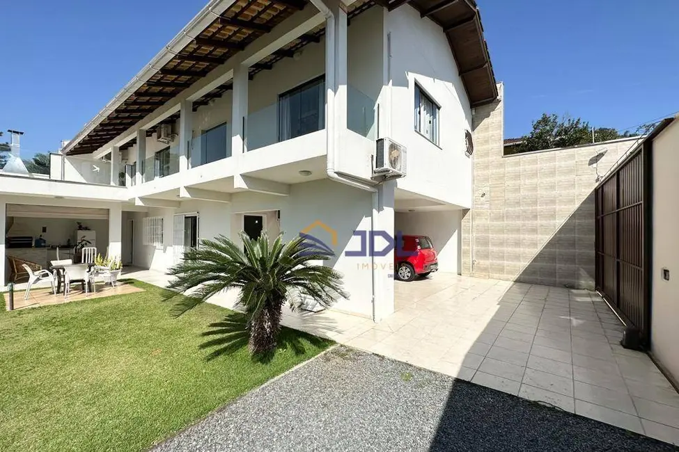 Foto 1 de Casa com 3 quartos à venda, 395m2 em Centro, Blumenau - SC