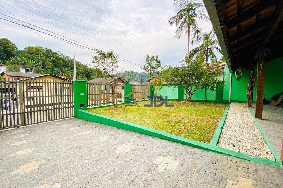 Casa com 4 quartos à venda, 302m2 em Itoupava Central, Blumenau - SC - imagem 3 Foto 3 de Casa com 4 quartos à venda, 302m2 em Itoupava Central, Blumenau - SC