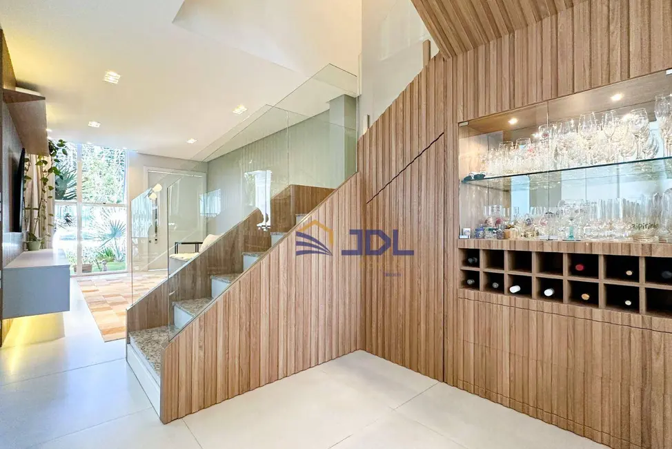 Casa com 3 quartos à venda, 250m2 em Ponta Aguda, Blumenau - SC - imagem 6 Foto 6 de Casa com 3 quartos à venda, 250m2 em Ponta Aguda, Blumenau - SC