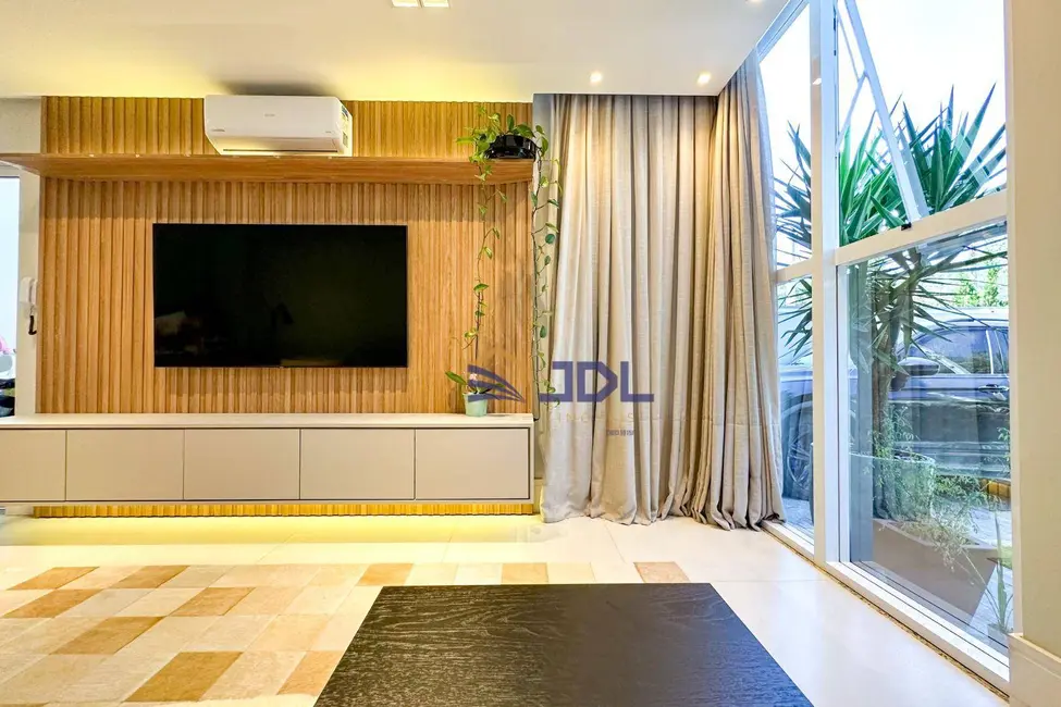 Casa com 3 quartos à venda, 250m2 em Ponta Aguda, Blumenau - SC - imagem 3 Foto 3 de Casa com 3 quartos à venda, 250m2 em Ponta Aguda, Blumenau - SC