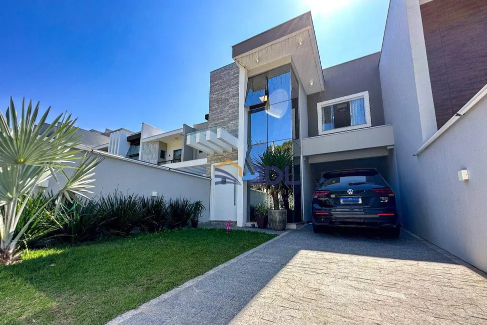 Casa com 3 quartos à venda, 250m2 em Ponta Aguda, Blumenau - SC - imagem 1 Foto 1 de Casa com 3 quartos à venda, 250m2 em Ponta Aguda, Blumenau - SC