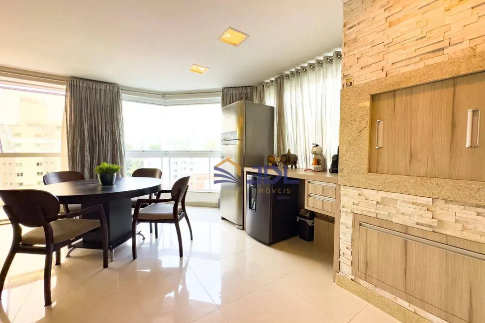 Apartamento com 3 quartos à venda, 233m2 em Blumenau - SC - imagem 9 Foto 9 de Apartamento com 3 quartos à venda, 233m2 em Blumenau - SC