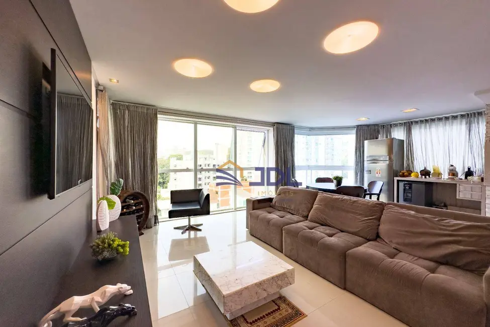 Apartamento com 3 quartos à venda, 233m2 em Blumenau - SC - imagem 5 Foto 5 de Apartamento com 3 quartos à venda, 233m2 em Blumenau - SC