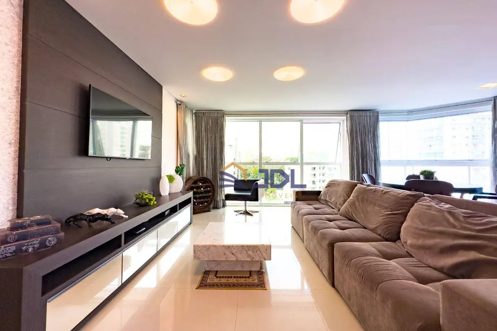 Apartamento com 3 quartos à venda, 233m2 em Blumenau - SC - imagem 4 Foto 4 de Apartamento com 3 quartos à venda, 233m2 em Blumenau - SC