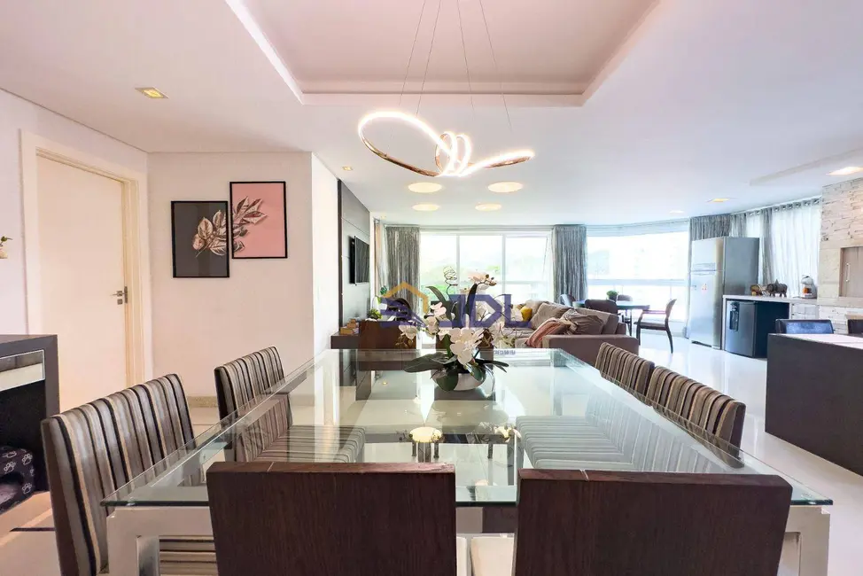 Apartamento com 3 quartos à venda, 233m2 em Blumenau - SC - imagem 2 Foto 2 de Apartamento com 3 quartos à venda, 233m2 em Blumenau - SC