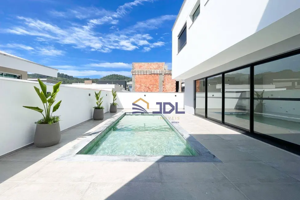 Casa de Condomínio com 3 quartos à venda, 356m2 em Itoupava Central, Blumenau - SC - imagem 7 Foto 7 de Casa de Condomínio com 3 quartos à venda, 356m2 em Itoupava Central, Blumenau - SC