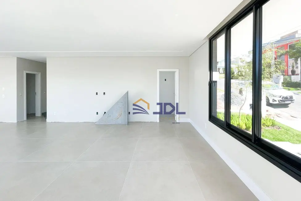 Casa de Condomínio com 3 quartos à venda, 356m2 em Itoupava Central, Blumenau - SC - imagem 5 Foto 5 de Casa de Condomínio com 3 quartos à venda, 356m2 em Itoupava Central, Blumenau - SC