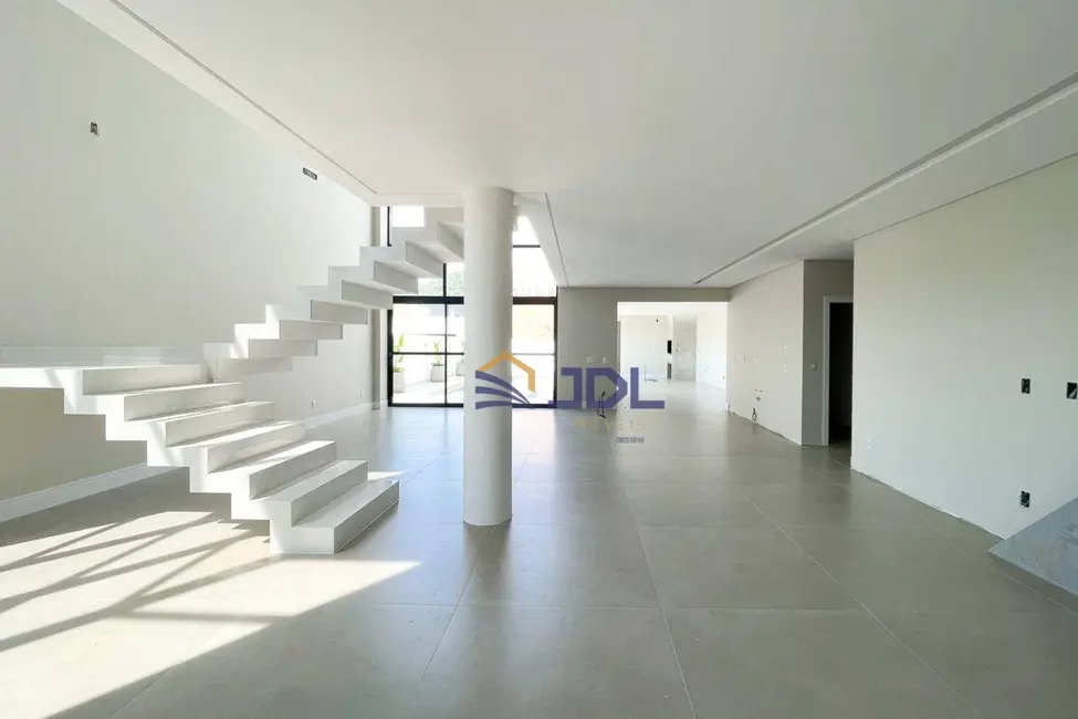Casa de Condomínio com 3 quartos à venda, 356m2 em Itoupava Central, Blumenau - SC - imagem 3 Foto 3 de Casa de Condomínio com 3 quartos à venda, 356m2 em Itoupava Central, Blumenau - SC