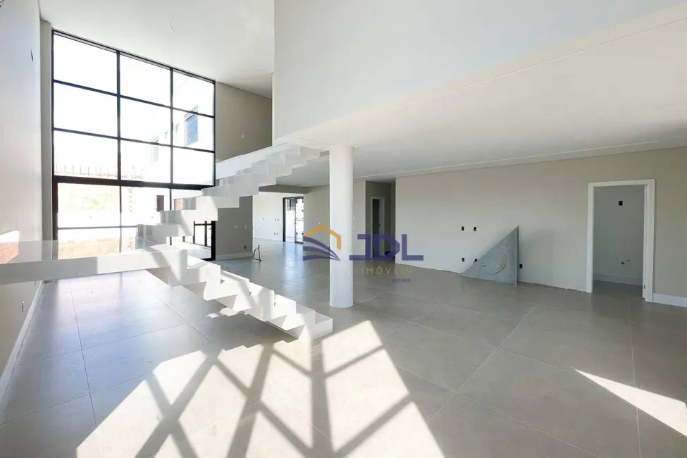 Casa de Condomínio com 3 quartos à venda, 356m2 em Itoupava Central, Blumenau - SC - imagem 4 Foto 4 de Casa de Condomínio com 3 quartos à venda, 356m2 em Itoupava Central, Blumenau - SC