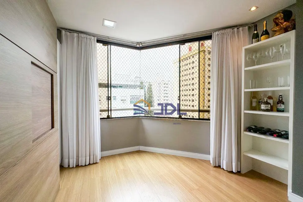 Foto 2 de Apartamento com 3 quartos à venda, 175m2 em Blumenau - SC