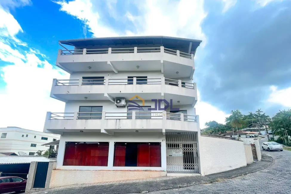 Foto 1 de Casa com 4 quartos à venda, 588m2 em Água Verde, Blumenau - SC