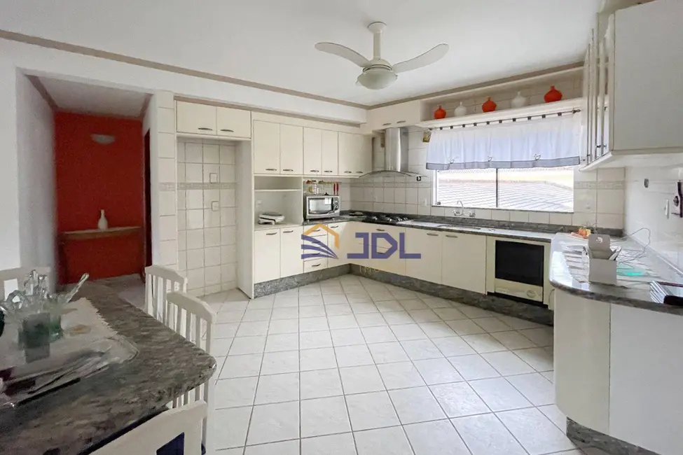 Casa com 4 quartos à venda, 588m2 em Água Verde, Blumenau - SC - imagem 8 Foto 8 de Casa com 4 quartos à venda, 588m2 em Água Verde, Blumenau - SC