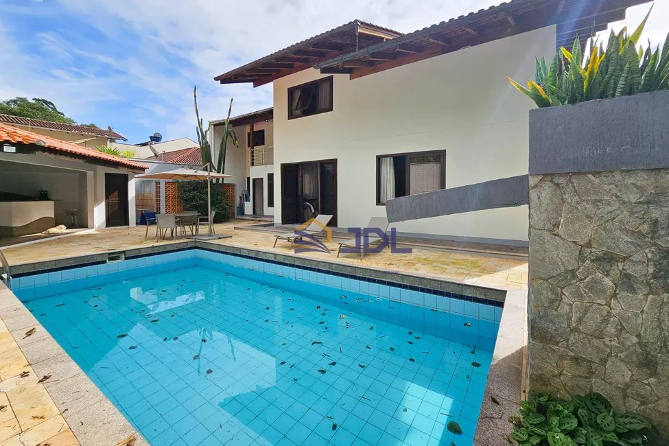 Casa com 4 quartos à venda, 450m2 em Garcia, Blumenau - SC - imagem 4 Foto 4 de Casa com 4 quartos à venda, 450m2 em Garcia, Blumenau - SC