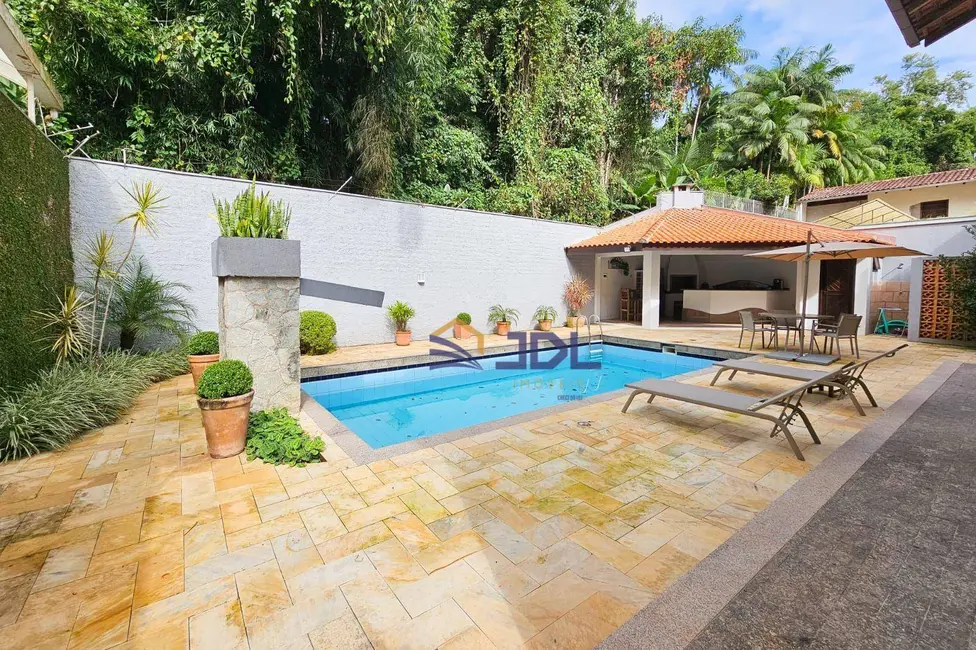 Casa com 4 quartos à venda, 450m2 em Garcia, Blumenau - SC - imagem 5 Foto 5 de Casa com 4 quartos à venda, 450m2 em Garcia, Blumenau - SC