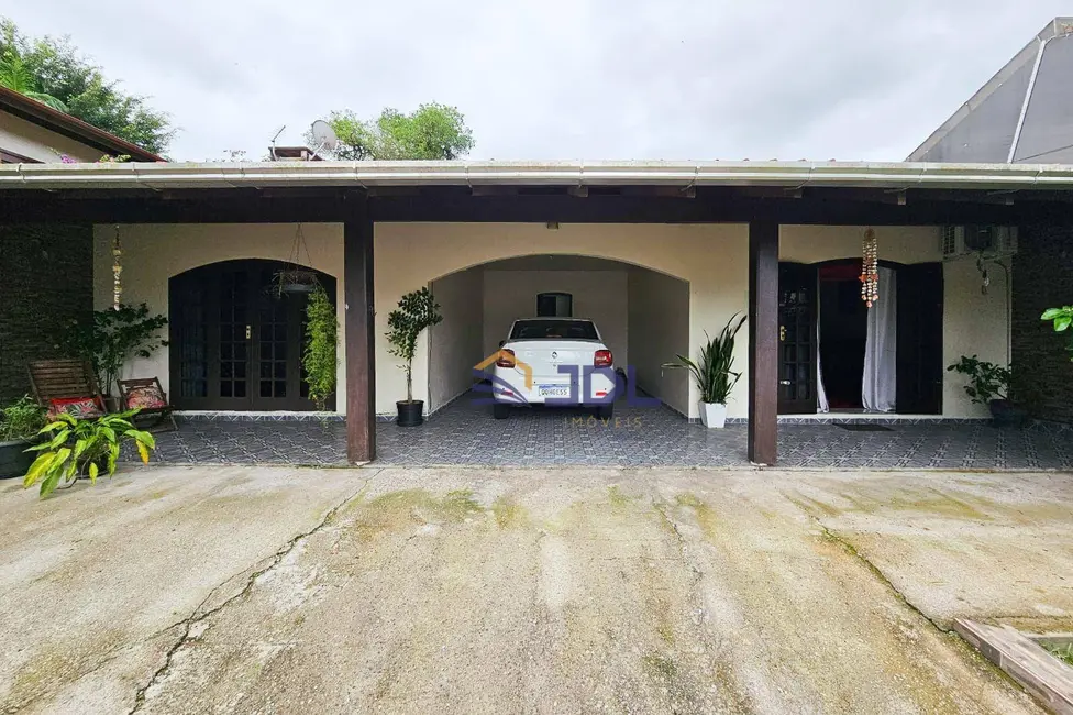 Foto 2 de Casa com 3 quartos à venda, 367m2 em Água Verde, Blumenau - SC