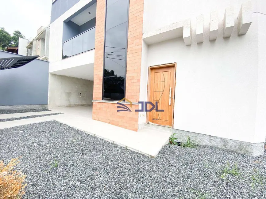 Sobrado com 3 quartos à venda, 172m2 em Asilo, Blumenau - SC - imagem 3 Foto 3 de Sobrado com 3 quartos à venda, 172m2 em Asilo, Blumenau - SC