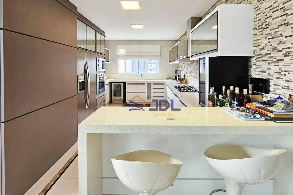 Apartamento com 4 quartos à venda, 350m2 em Ponta Aguda, Blumenau - SC - imagem 8 Foto 8 de Apartamento com 4 quartos à venda, 350m2 em Ponta Aguda, Blumenau - SC