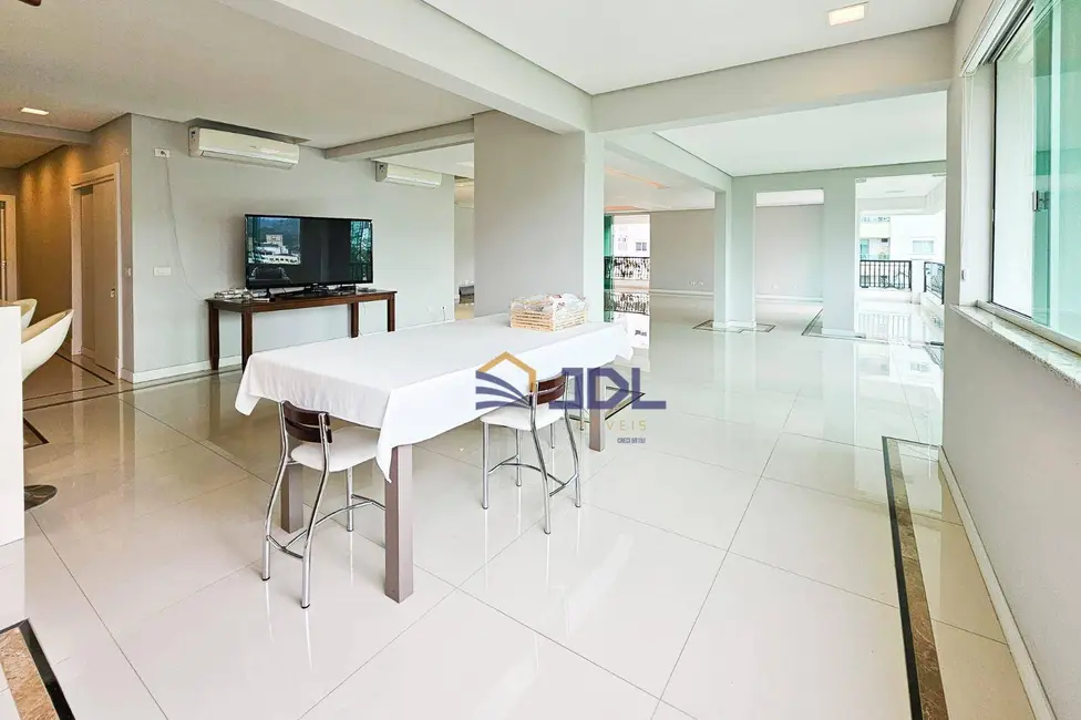 Apartamento com 4 quartos à venda, 350m2 em Ponta Aguda, Blumenau - SC - imagem 7 Foto 7 de Apartamento com 4 quartos à venda, 350m2 em Ponta Aguda, Blumenau - SC