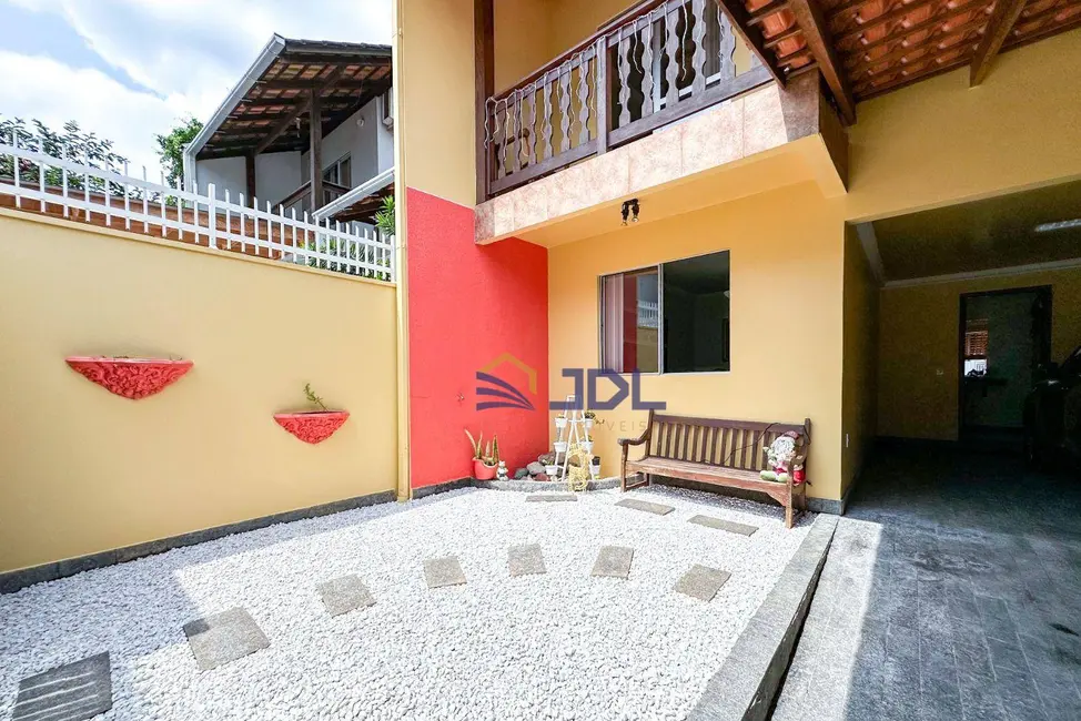 Casa com 3 quartos à venda, 183m2 em Água Verde, Blumenau - SC - imagem 5 Foto 5 de Casa com 3 quartos à venda, 183m2 em Água Verde, Blumenau - SC