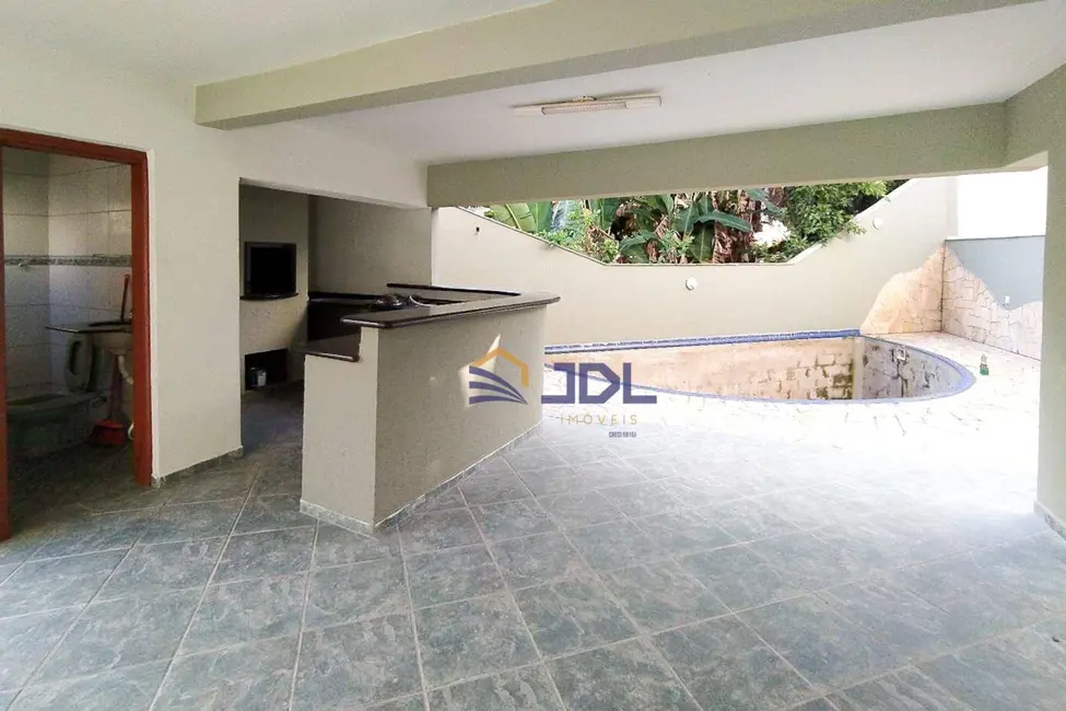 Casa com 4 quartos à venda, 321m2 em Garcia, Blumenau - SC - imagem 5 Foto 5 de Casa com 4 quartos à venda, 321m2 em Garcia, Blumenau - SC