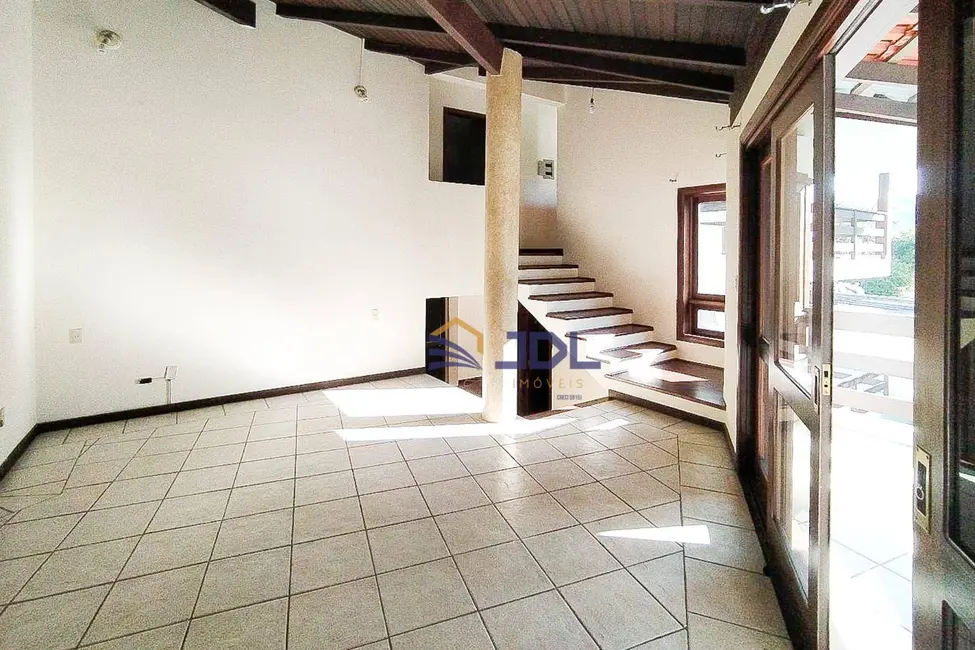 Casa com 4 quartos à venda, 321m2 em Garcia, Blumenau - SC - imagem 9 Foto 9 de Casa com 4 quartos à venda, 321m2 em Garcia, Blumenau - SC