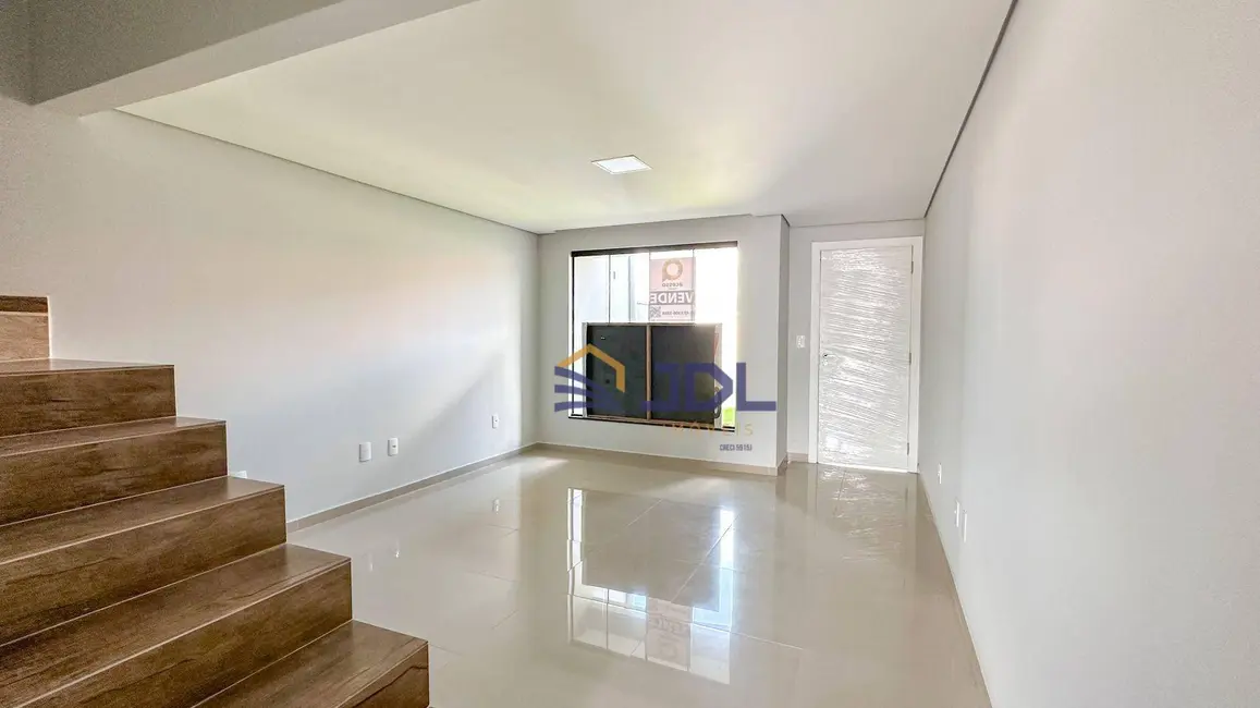 Foto 2 de Casa com 2 quartos à venda, 108m2 em Velha, Blumenau - SC