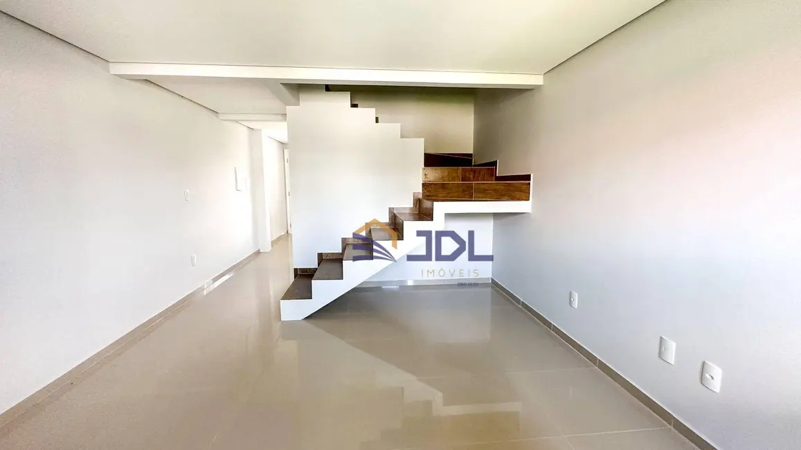 Casa com 2 quartos à venda, 108m2 em Velha, Blumenau - SC - imagem 3 Foto 3 de Casa com 2 quartos à venda, 108m2 em Velha, Blumenau - SC
